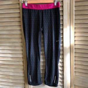 Nike dri-fit cropped leggings size M